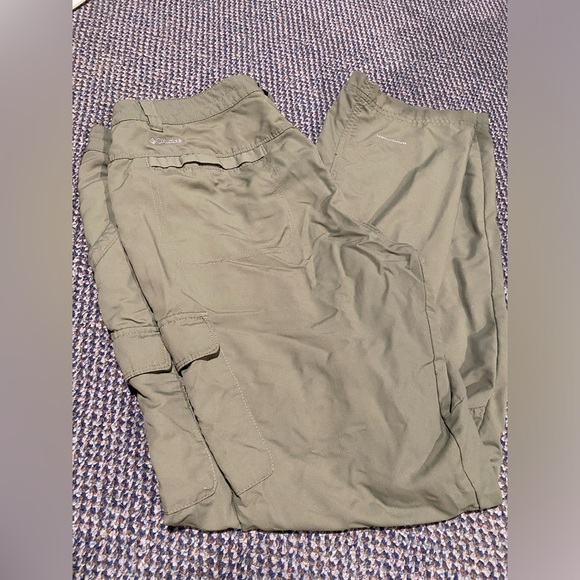 Columbia Pants - Columbia pants. Omni-wick. Sz 14 regular. Cargo packets. Lightweight.